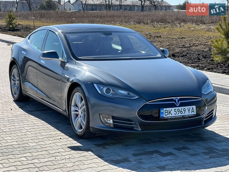 Tesla Model S 2013 Tesla Model S 2013