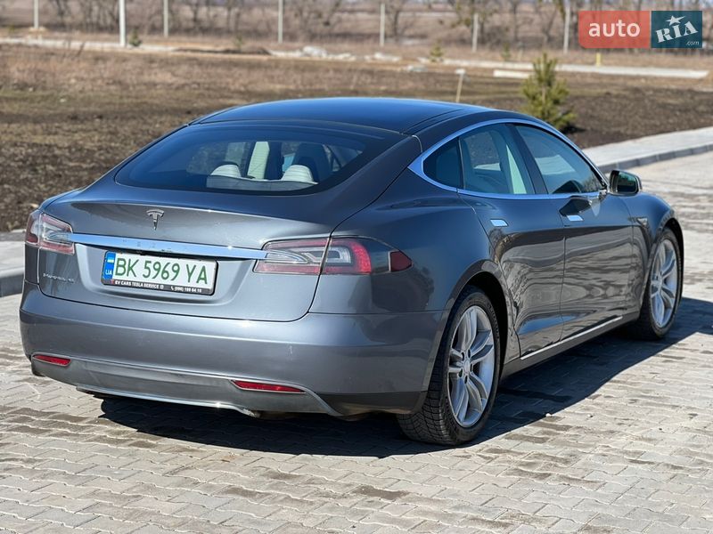 Лифтбек Tesla Model S 2013 в Ровно фото 13 Лифтбек Tesla Model S 2013 в Ровно