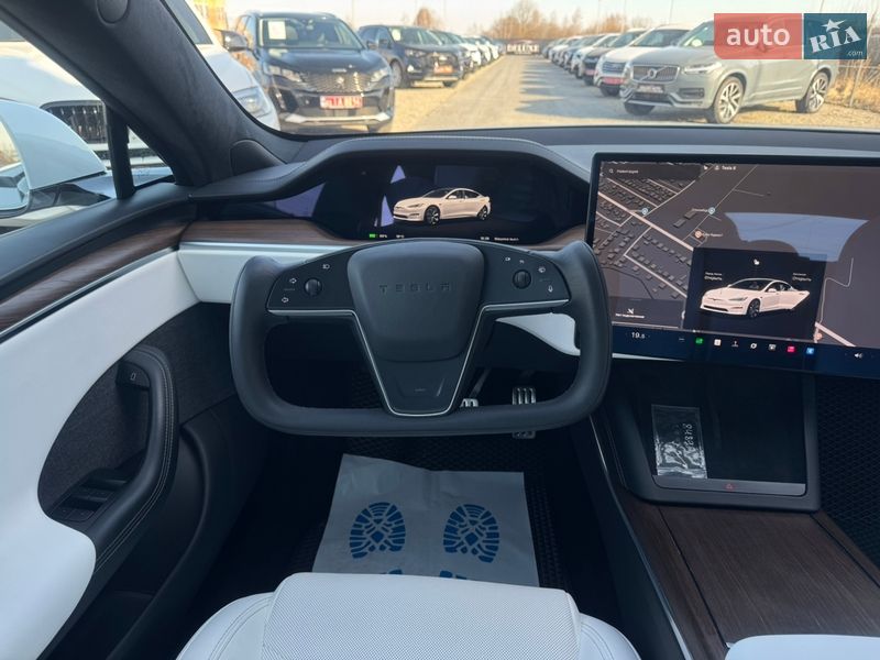Ліфтбек Tesla Model S 2023 в Івано-Франківську
