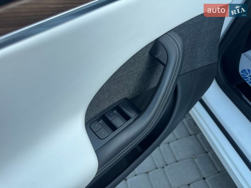 Ліфтбек Tesla Model S 2023 в Івано-Франківську