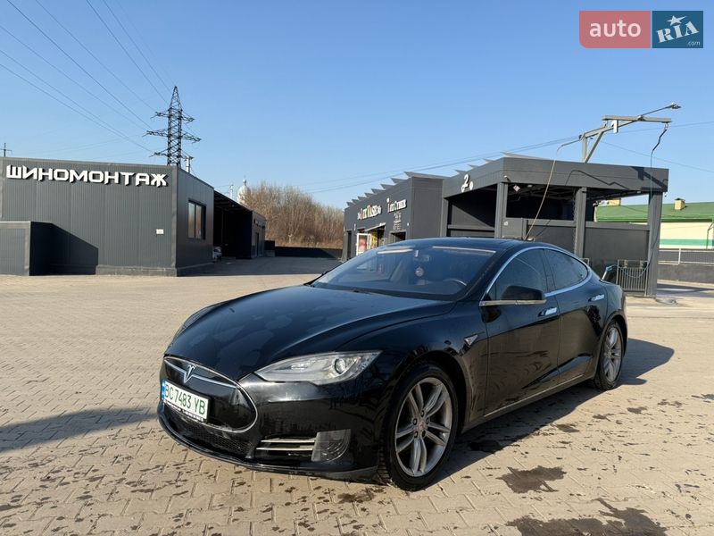 Лифтбек Tesla Model S 2013 в Львове
