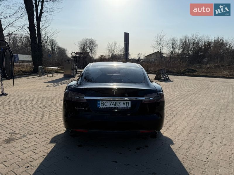 Лифтбек Tesla Model S 2013 в Львове