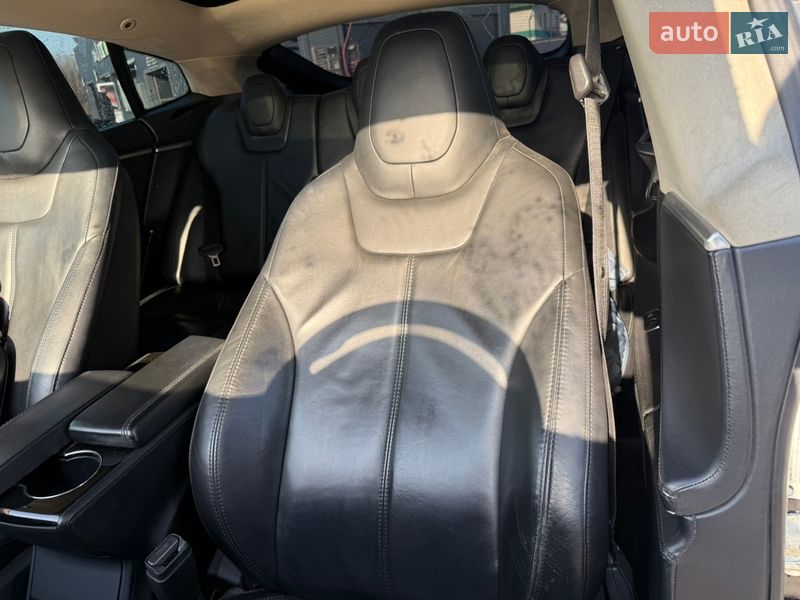 Лифтбек Tesla Model S 2013 в Львове