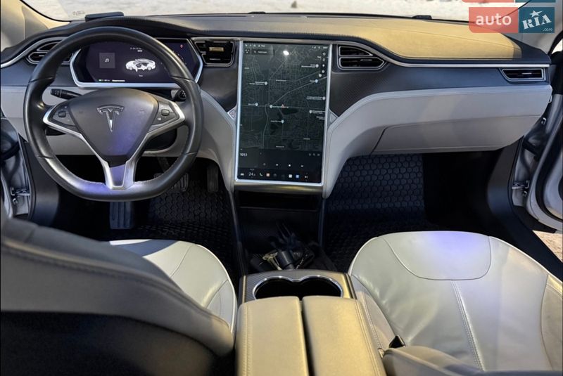 Ліфтбек Tesla Model S 2014 в Києві