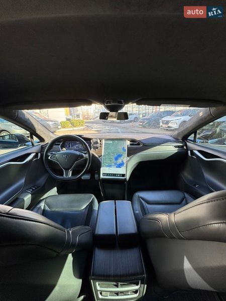 Ліфтбек Tesla Model S 2015 в Києві