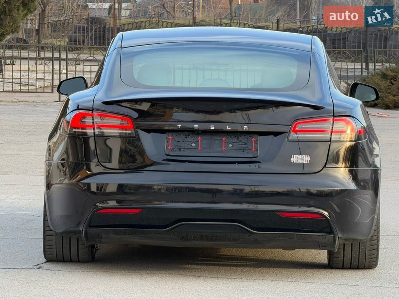 Ліфтбек Tesla Model S 2024 в Запоріжжі