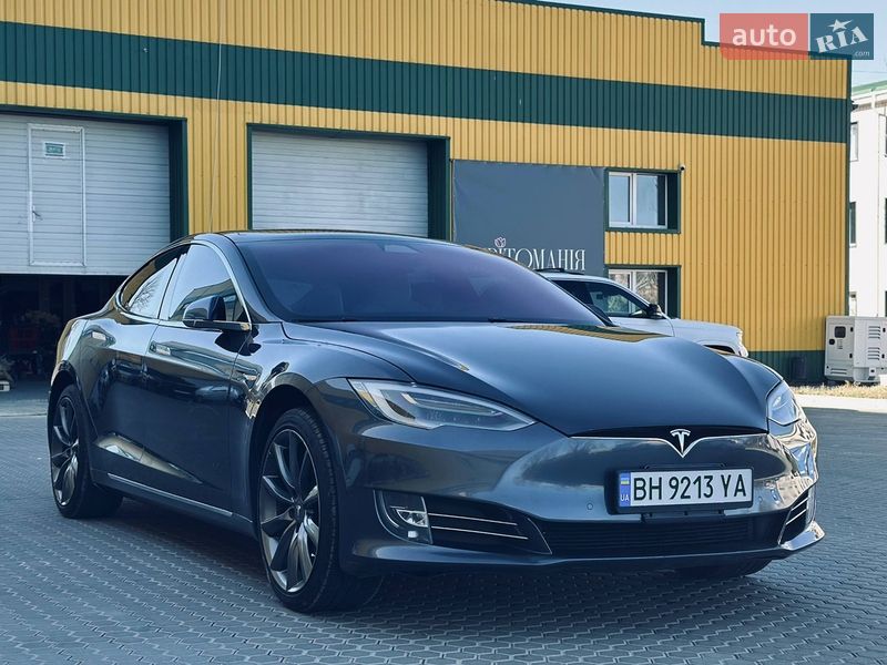 Лифтбек Tesla Model S 2020 в Одессе