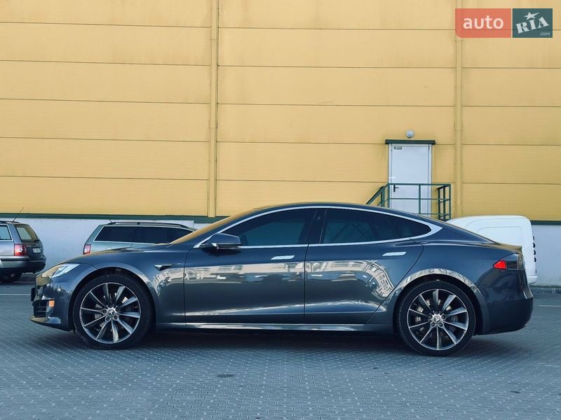 Лифтбек Tesla Model S 2020 в Одессе