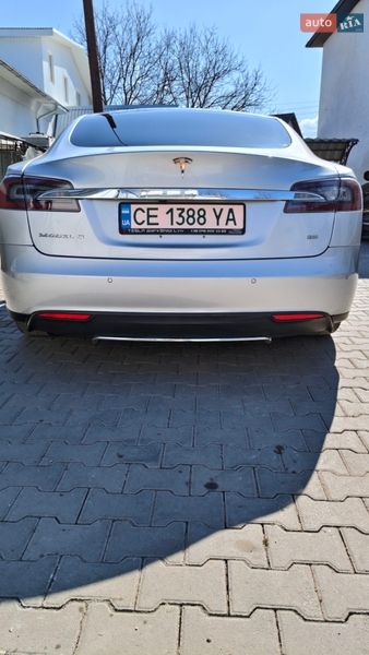 Лифтбек Tesla Model S 2014 в Глыбокой
