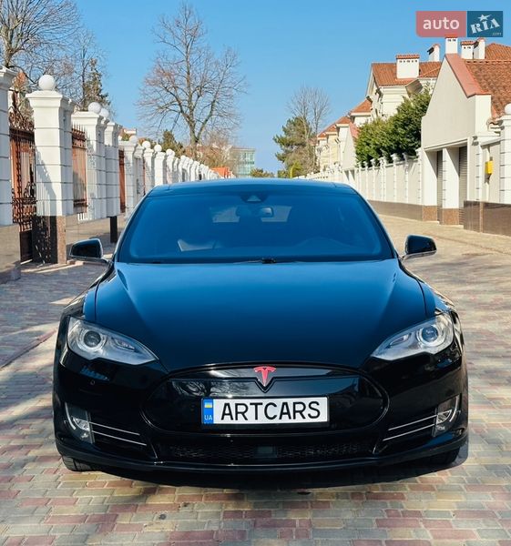 Ліфтбек Tesla Model S 2015 в Одесі