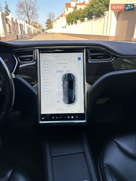 Ліфтбек Tesla Model S 2015 в Одесі