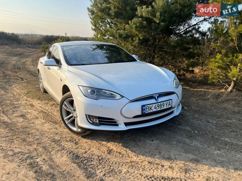Tesla Model S 2015 Tesla Model S 2015