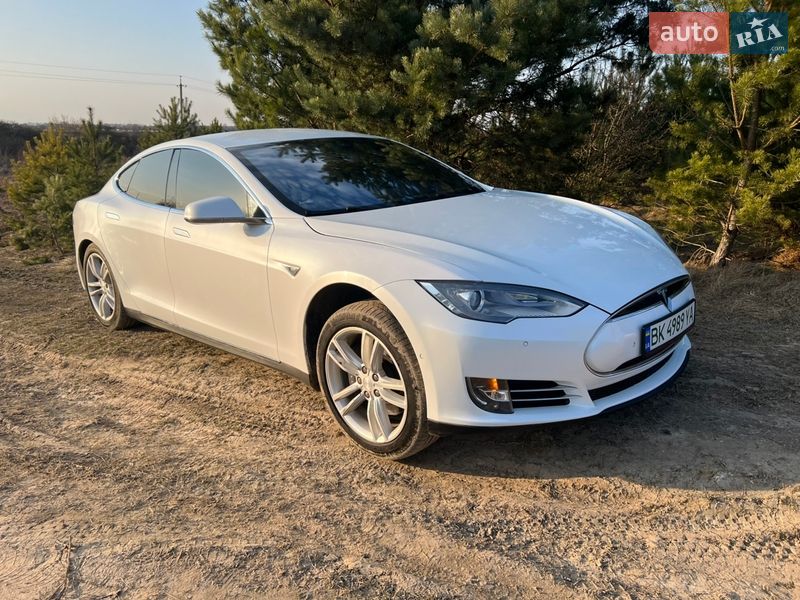 Лифтбек Tesla Model S 2015 в Луцке фото 7 Лифтбек Tesla Model S 2015 в Луцке