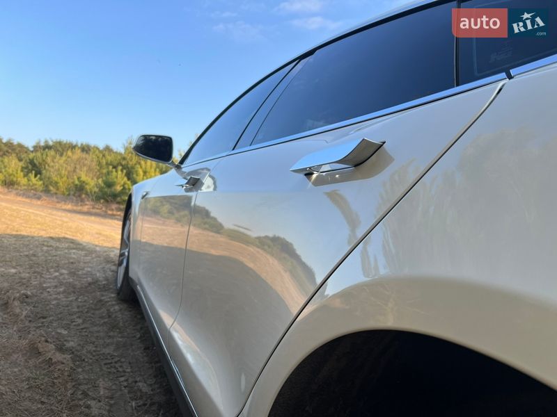 Лифтбек Tesla Model S 2015 в Луцке фото 13 Лифтбек Tesla Model S 2015 в Луцке