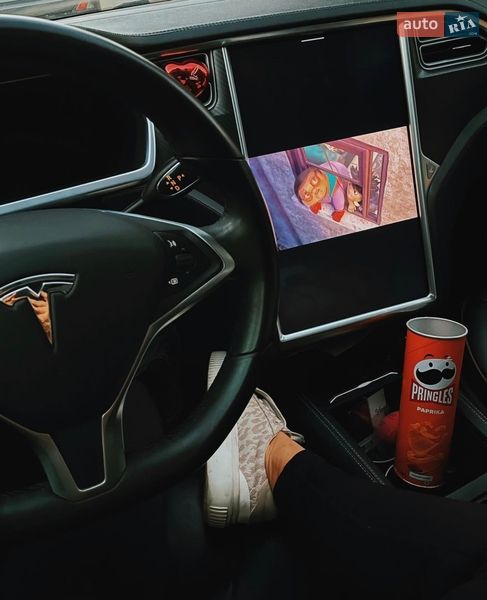 Лифтбек Tesla Model S 2014 в Киеве