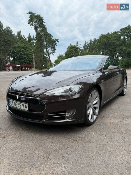 Tesla Model S 2012