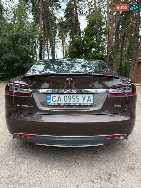 Ліфтбек Tesla Model S 2012 в Черкасах