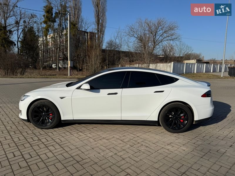 Лифтбек Tesla Model S 2014 в Житомире