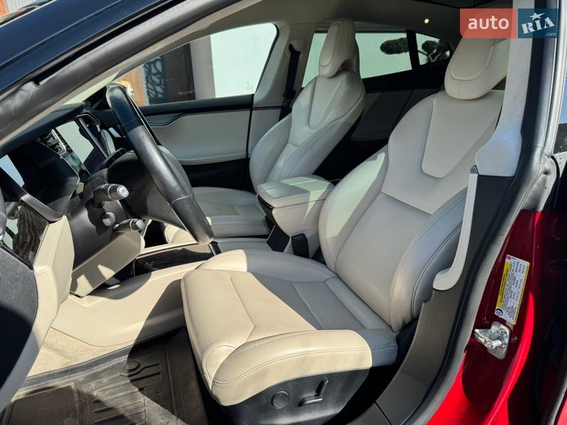 Лифтбек Tesla Model S 2019 в Львове