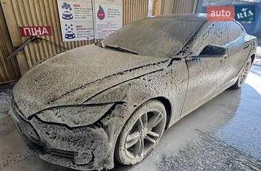 Лифтбек Tesla Model S 2014 в Киеве