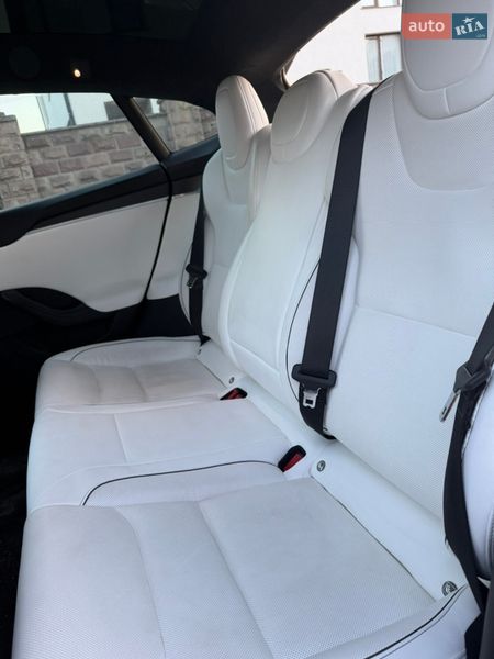 Лифтбек Tesla Model S 2022 в Тернополе