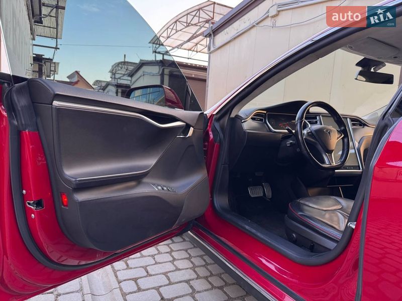 Лифтбек Tesla Model S 2013 в Дрогобыче