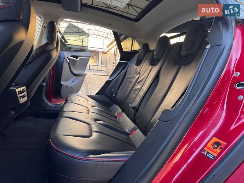 Лифтбек Tesla Model S 2013 в Дрогобыче