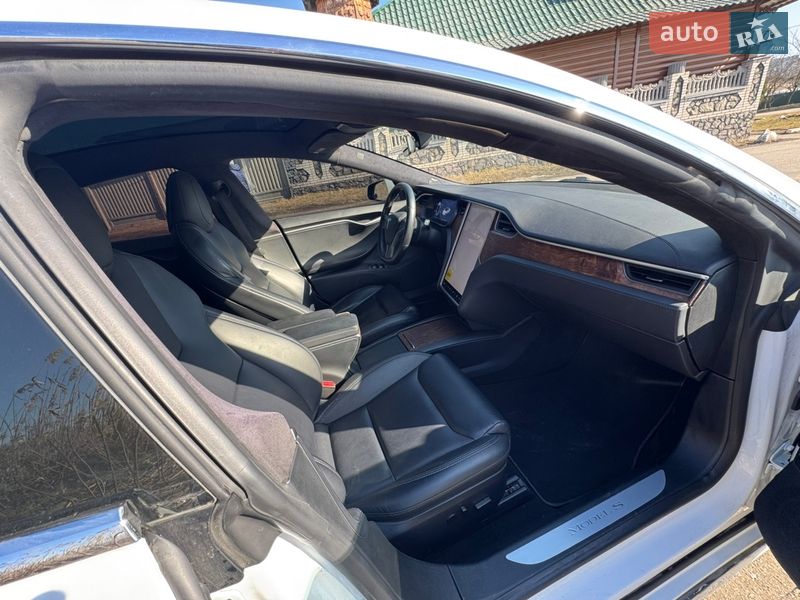 Ліфтбек Tesla Model S 2020 в Києві