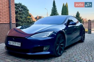 Ліфтбек Tesla Model S 2016 в Рівному