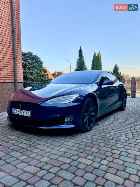 Tesla Model S 2016