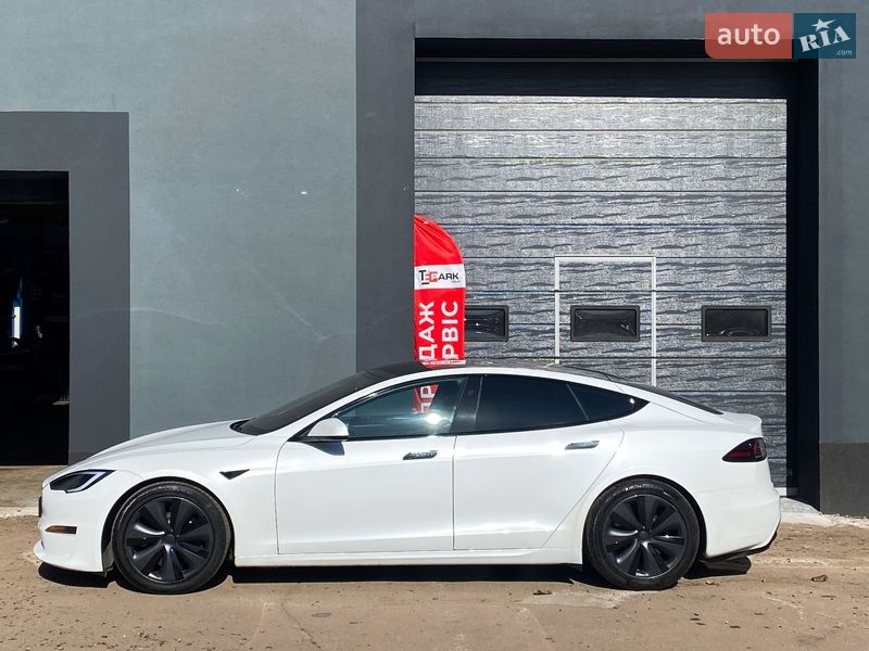 Лифтбек Tesla Model S 2022 в Киеве