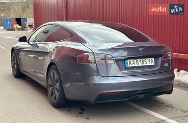 Лифтбек Tesla Model S 2022 в Киеве