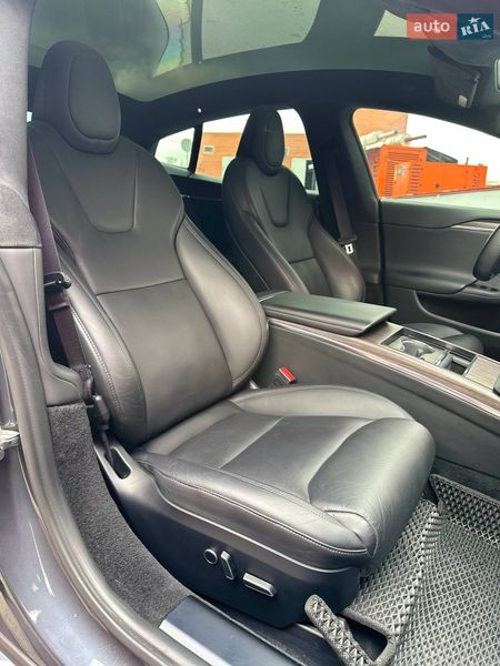 Лифтбек Tesla Model S 2022 в Киеве