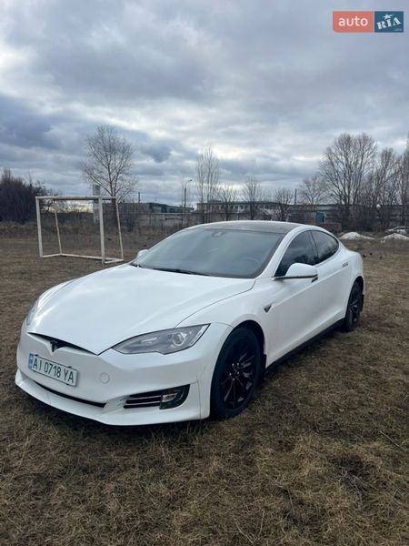 Лифтбек Tesla Model S 2015 в Черкассах