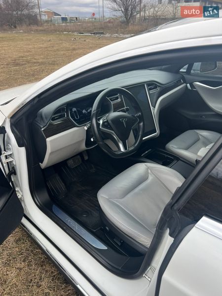 Лифтбек Tesla Model S 2015 в Черкассах