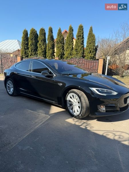 Лифтбек Tesla Model S 2018 в Тернополе