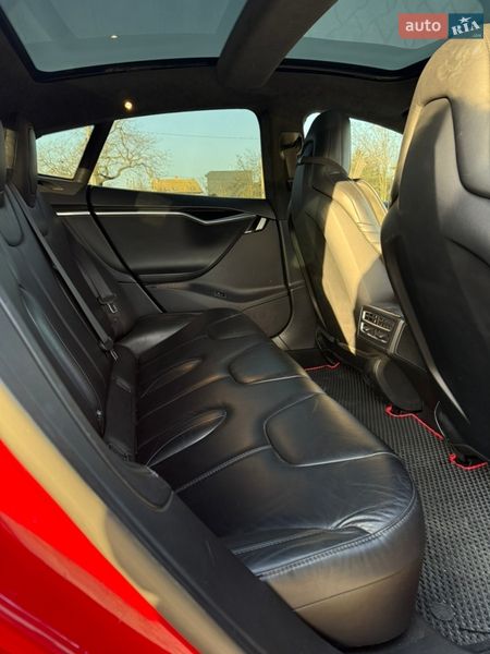 Ліфтбек Tesla Model S 2016 в Одесі фото 10 Ліфтбек Tesla Model S 2016 в Одесі