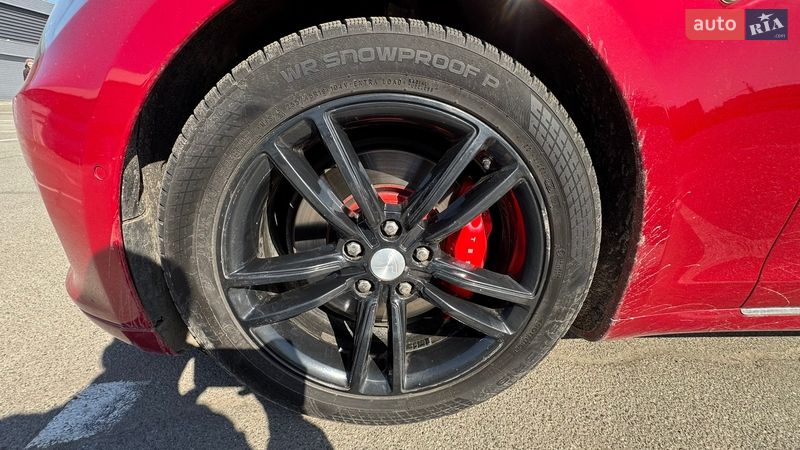 Ліфтбек Tesla Model S 2015 в Києві