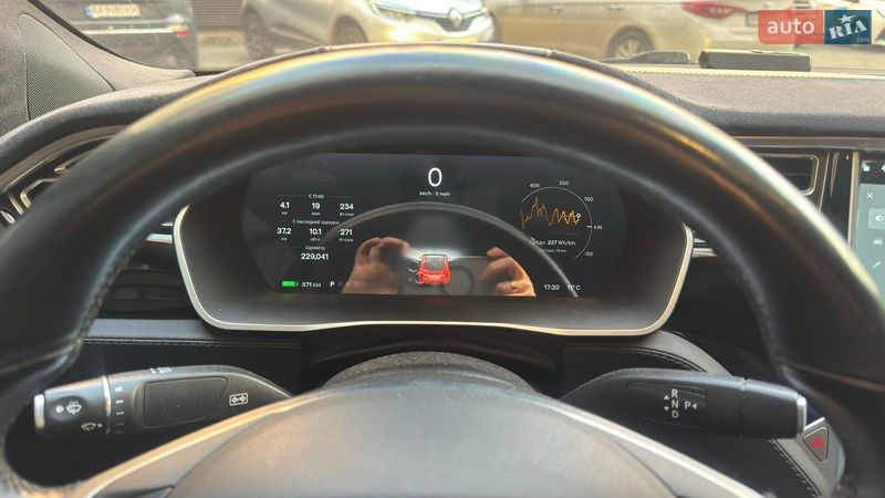 Ліфтбек Tesla Model S 2015 в Києві