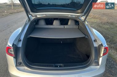 Ліфтбек Tesla Model S 2017 в Миколаєві