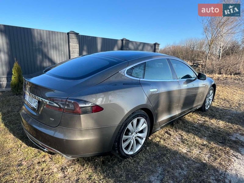 Лифтбек Tesla Model S 2015 в Броварах