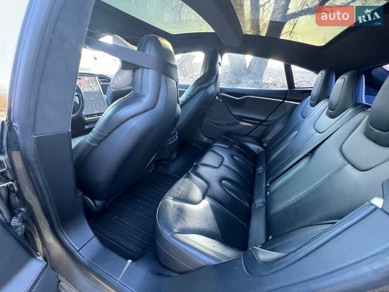 Лифтбек Tesla Model S 2015 в Броварах