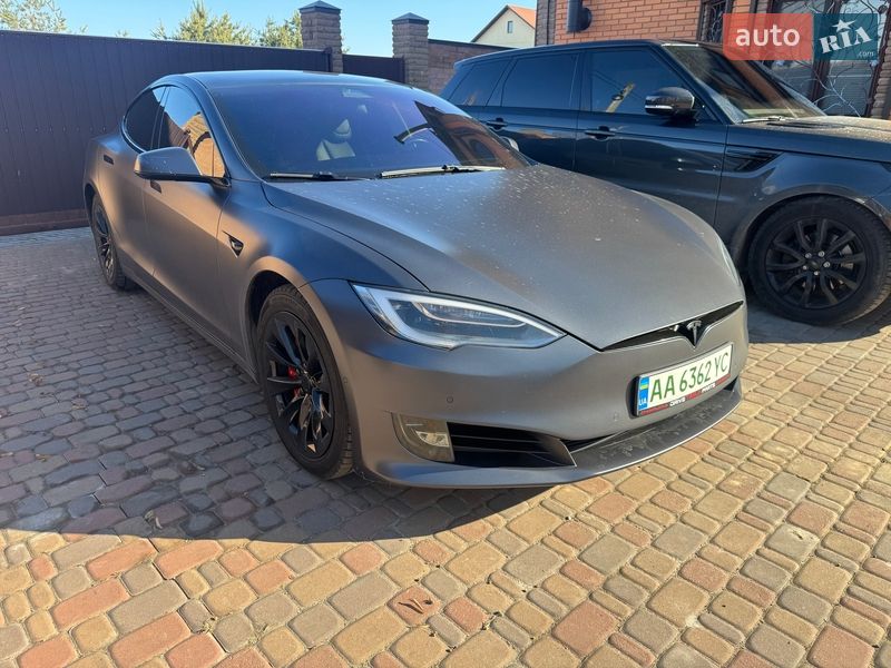 Лифтбек Tesla Model S 2019 в Киеве