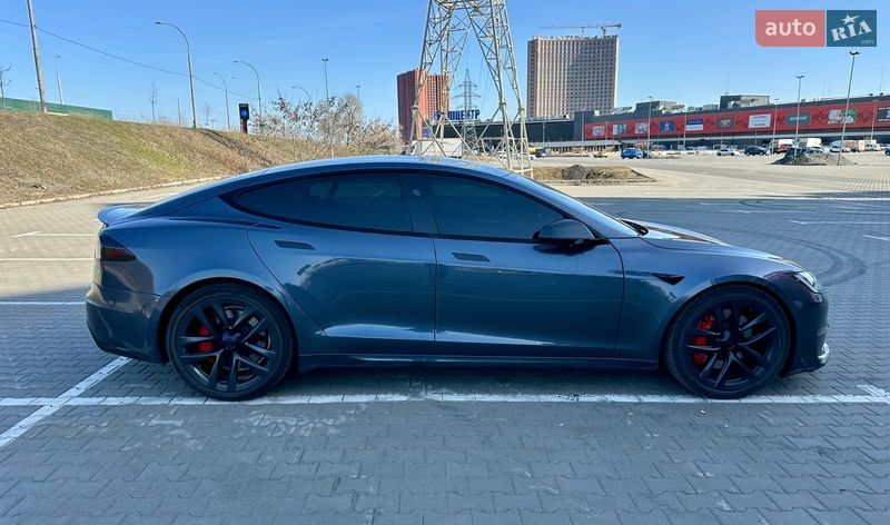 Лифтбек Tesla Model S 2023 в Киеве