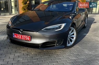 Ліфтбек Tesla Model S 2017 в Вінниці
