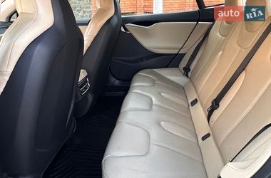 Ліфтбек Tesla Model S 2015 в Києві фото 53 Ліфтбек Tesla Model S 2015 в Києві