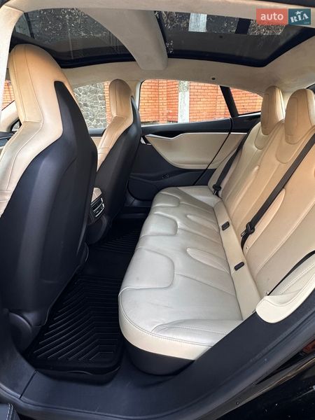 Ліфтбек Tesla Model S 2015 в Києві фото 53 Ліфтбек Tesla Model S 2015 в Києві