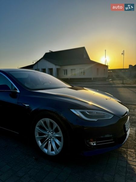 Ліфтбек Tesla Model S 2016 в Вінниці