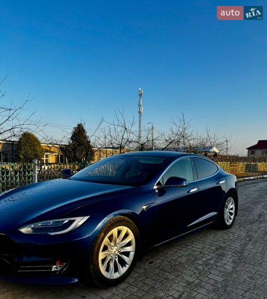 Ліфтбек Tesla Model S 2016 в Вінниці