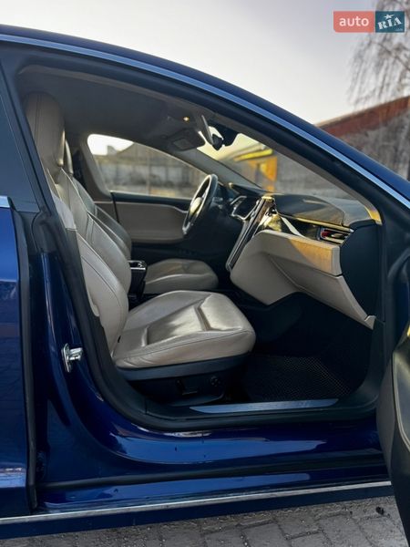 Ліфтбек Tesla Model S 2016 в Вінниці